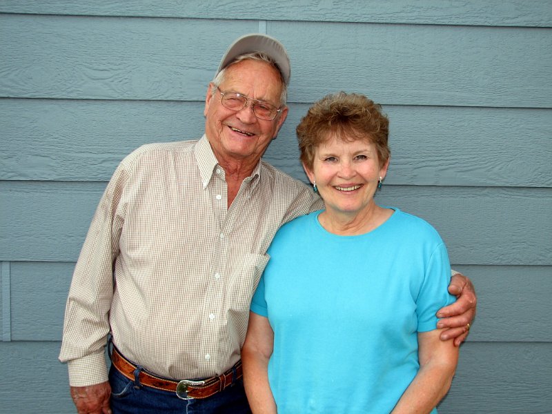 Dave0633.jpg - Carol (Kaiser) Anderson and her husband, Glenn. Carol is Ray Kaiser's daughter.