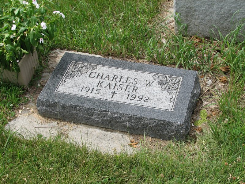 Dave0737.jpg - 2006 Grave site of Charles W. Kaiser; Miles City, MT.