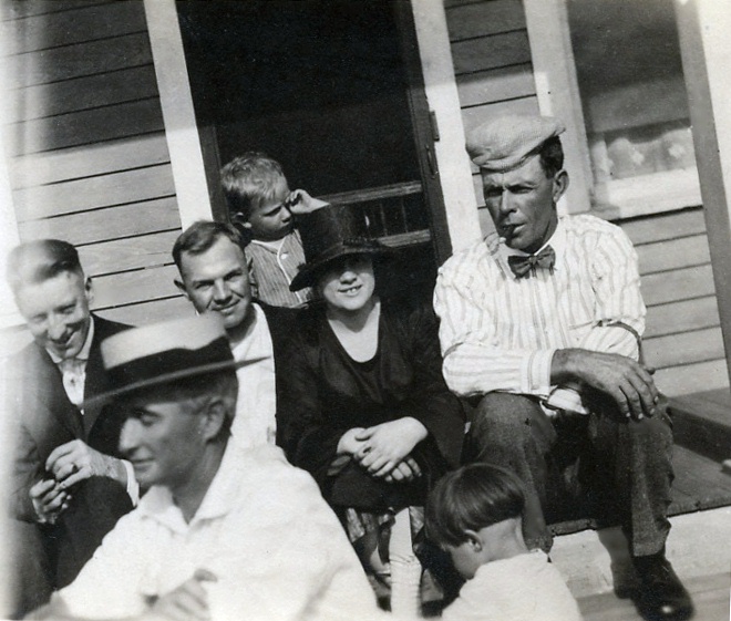 image016a.jpg - c. 1920. Matt and Laura Kaiser Zeltinger sit together in the middle.