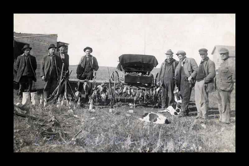 image020a.jpg - 1922. Returning from a hunt. Charles Kaiser far right.