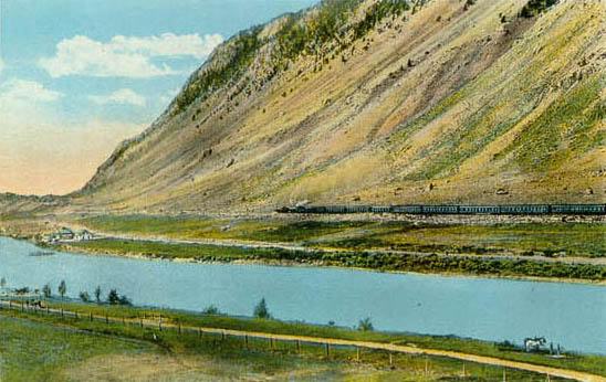 image021.jpg - Train along Yellowstone, near Miles City