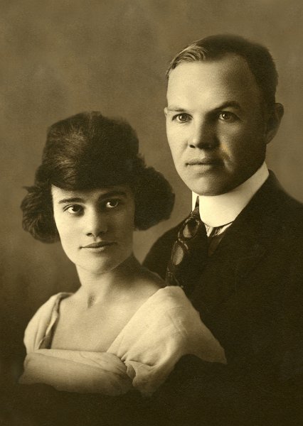 image028.jpg - Laura "Bob" with husband, Mathias Zeltinger, 1920