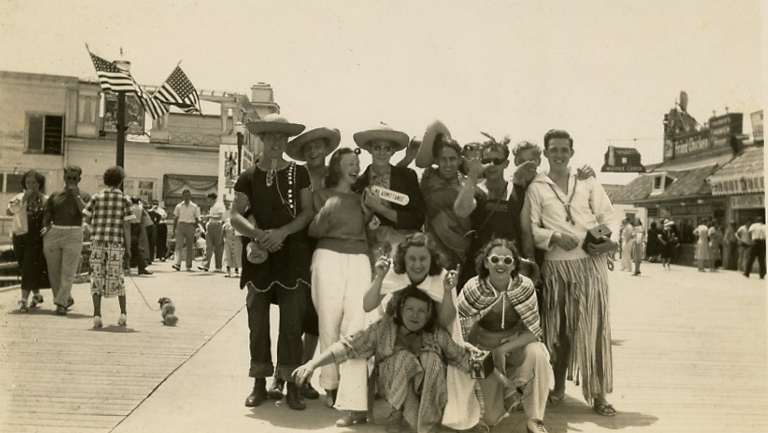 1939prints012.jpg - 1939. Dad's friends on the boardwalk