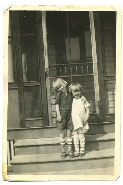 1925prints002.jpg - 1925. Dorothy and Pat. Obverse.