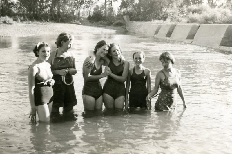 1930sprints003.jpg - Mom, 16 years old, is at the far right. She wrote on the reverse:""1. Lita Jochim2. Jo Potter3. Louise Potter4. Vivian Jochim5. Marvel Jochim6. Me!!!Swimming Gang '37""