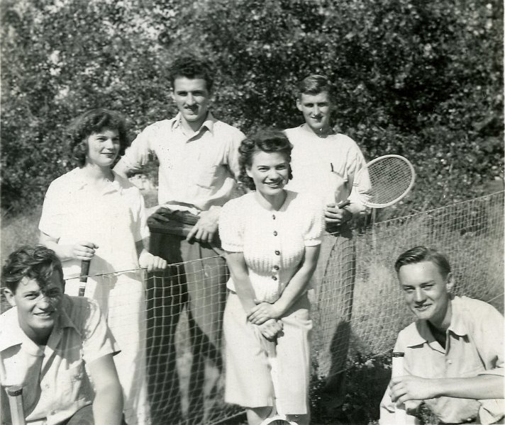 1941prints003.jpg - 1941. Mom, center, with tennis pals - DJM Jr