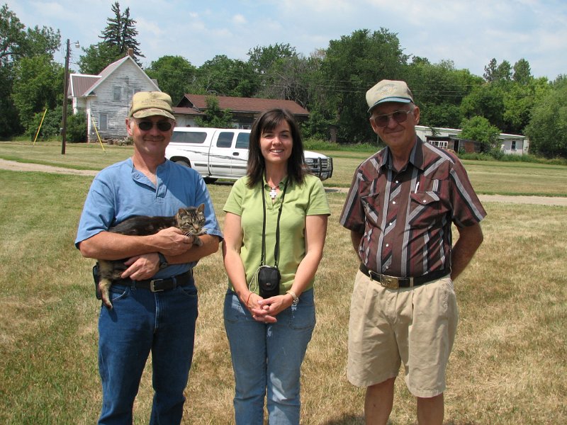 Dave0257.jpg - 2006 at the Ignatius & Kate Zeltinger farm, Tolley, ND. Mark Zeltinger, Tara Maloney Drake, Frank Zeltinger, Jr.