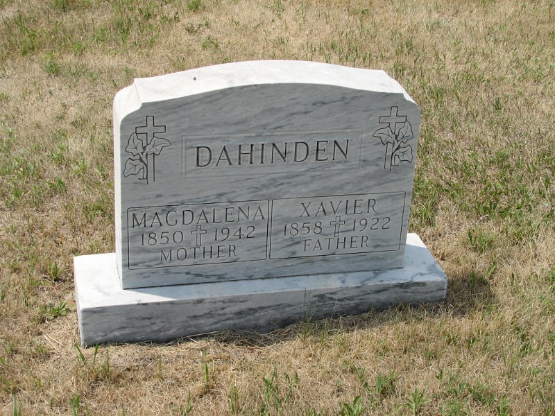 Dave0315.jpg - Magdalena and Xavier Dahinden, Saint Charles Cemetery, Tolley, ND 2006; paternal great-grandparents of DorothyJanette "Jane" (Zeltinger) Maloney.