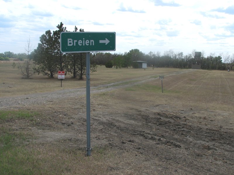 Dave0833.jpg - Breien, ND where Mathias Zeltinger managed a lumber yard in the early 1930s during the Depression while wife and children lived in Ollie, MT and then Miles City, MT with Kaiser grandparents; 2006