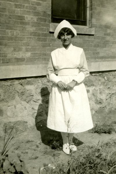 jz_008.jpg - Written on reverse, "Lest we forget, Anne / 1927". Appears to be Anne Zeltinger.