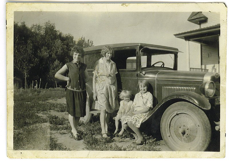 ldz_08.jpg - Inscribed on reverse, "Clara Ahmann, Li(?) Zeltinger, Loretta Shores, Darlene Cor(?)"