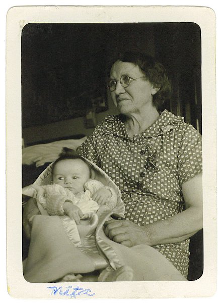 ldz_13.jpg - Inscribed on reverse, "Nita Katherine Owen and her grandma Zeltinger"