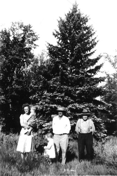 zeltinger057.jpg - On Ignatius and Katie Zeltinger farm near Tolley, ND; Eunice and Jerry, John and Rae Jeane, Ignatius; 1946