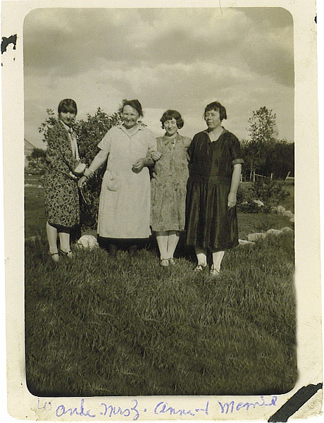 ldz_04.jpg - Inscribed at bottom, " (?), Mrs. Z., Anna & Mamie"