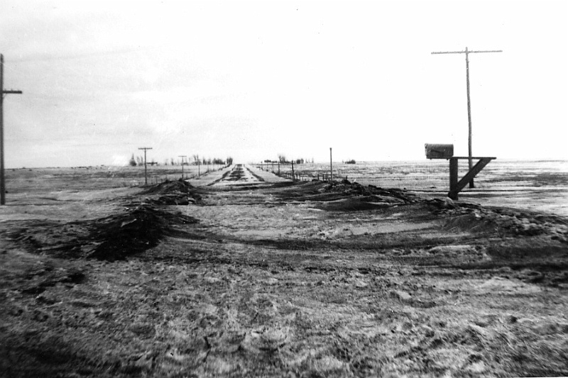 zeltinger064.jpg - Ignatius and Katie Zeltinger farm near Tolley, ND; photo taken in Jan. 1947; by Feb., the mail box was snowed under.